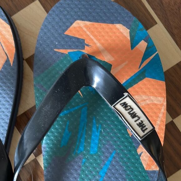 NWOT The Lay Low Waikiki Sandals Size L - Picture 3 of 5